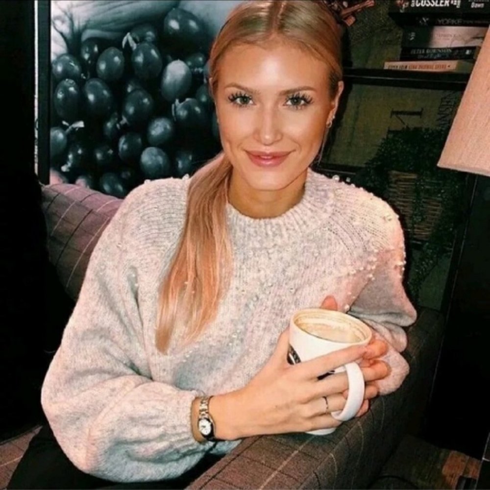 Zara Faux Pearl Sweater - Picture 3 of 9
